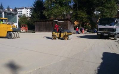 Asfaltiranje parkinga iza zgrade općine Ključ